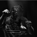 Τηλέμαχος Μούσας: Ο μουσικός που χτίζει κόσμους ανάμεσα στην τεχνολογία, τον αυτοσχεδιασμό και το βουνό Τηλέμαχος Μούσας: Ο μουσικός που χτίζει κόσμους ανάμεσα στην τεχνολογία, τον αυτοσχεδιασμό και το βουνό